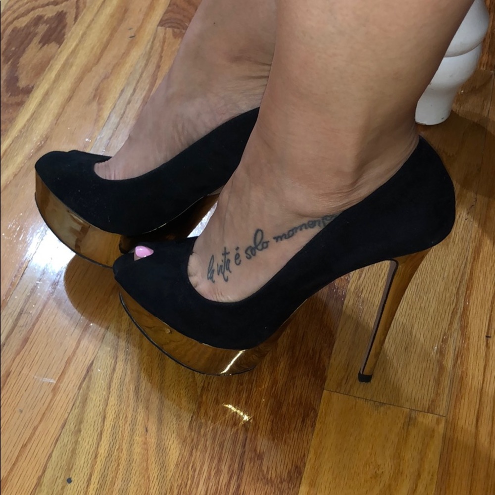 Zara peep toe pump with metallic platform